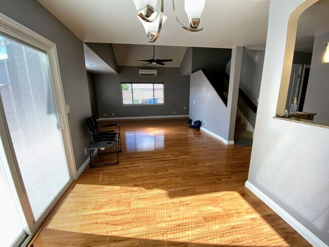 Building Photo - 341YOS