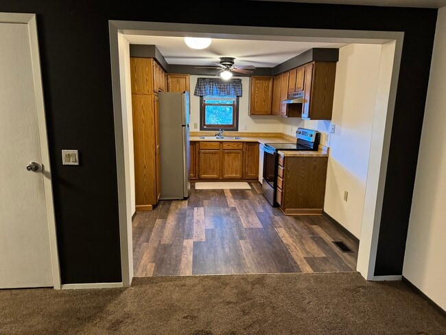 Building Photo - 1583 highland park dr