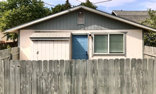 Building Photo - 2109 W Mallon Ave