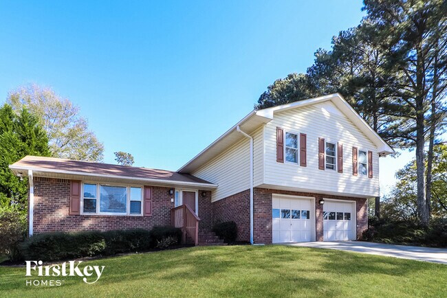 Building Photo - 2145 Pine Point Dr