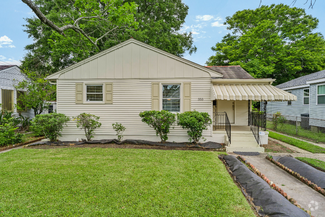 Building Photo - 555 Honore Dr