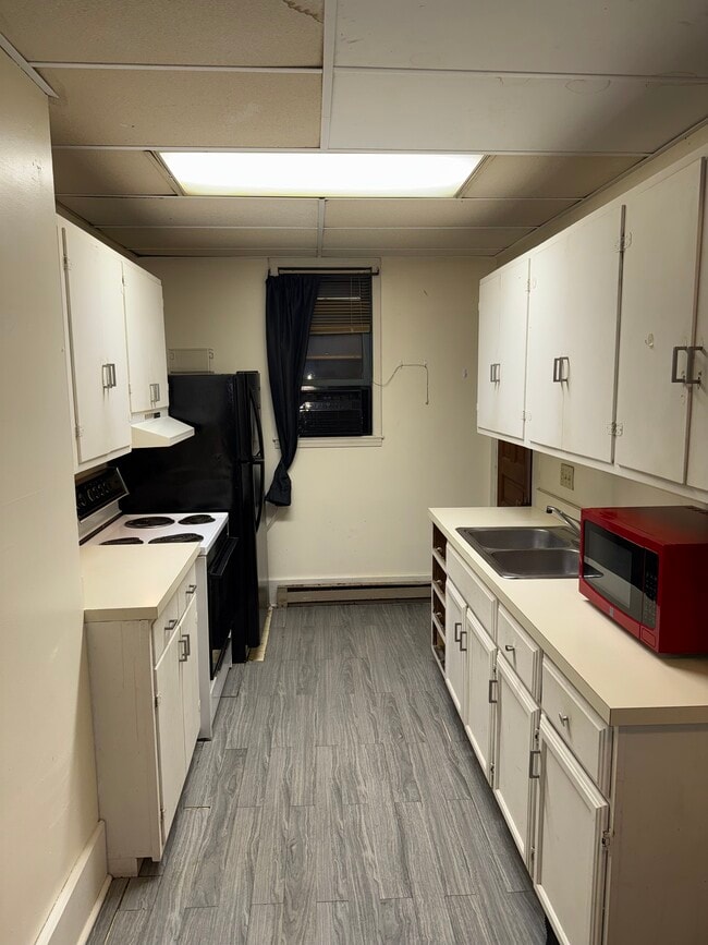 Building Photo - Downtown District