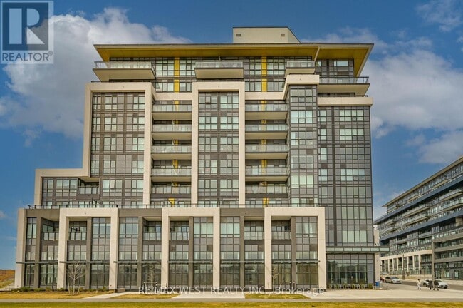Building Photo - 405 Dundas St W