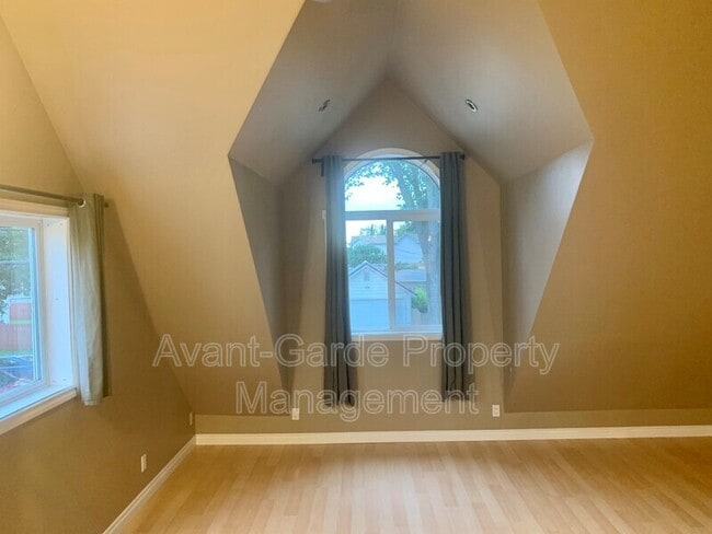 Building Photo - 9116-9194 94 Ave NW