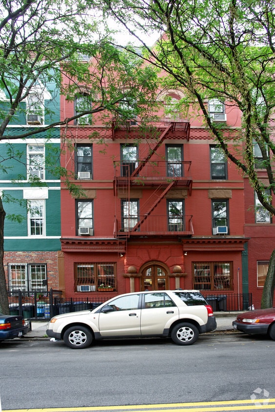 Primary Photo - 487 6th Ave