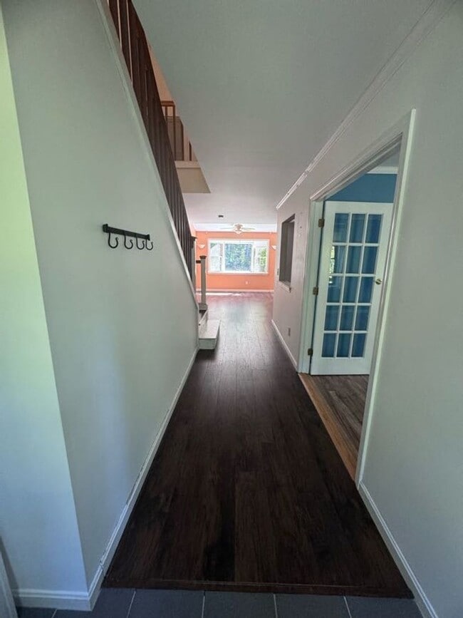 Building Photo - Beautiful 3 Bedroom Brunswick House