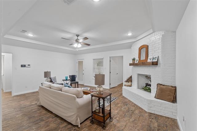 Building Photo - 904 Meadowlark Ln