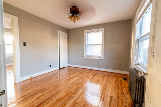 Building Photo - 1145 Lindsay St