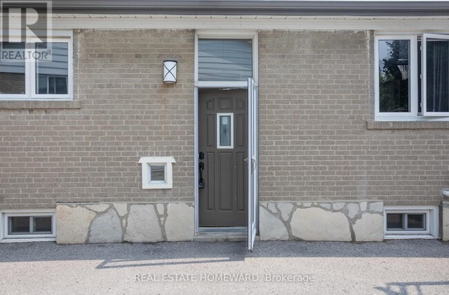 Building Photo - 115 Porchester Dr