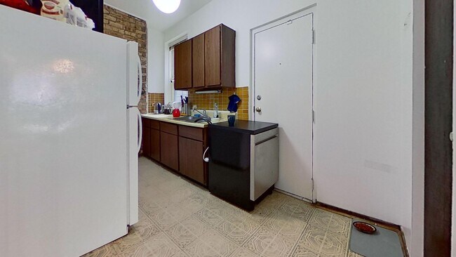 Foto del edificio - Raised First Floor East Lakeview One Bedroom