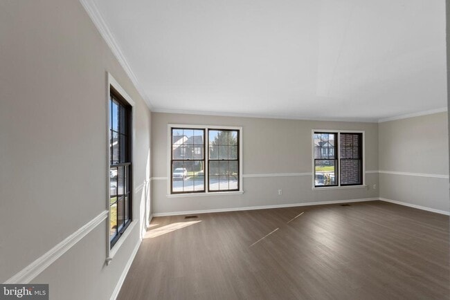 Building Photo - 20 Rhodes Pl