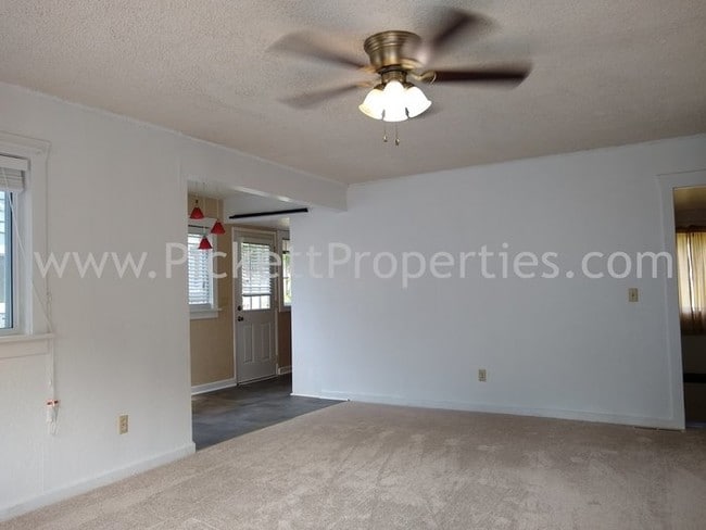 Building Photo - 1306 Poindexter Ave W
