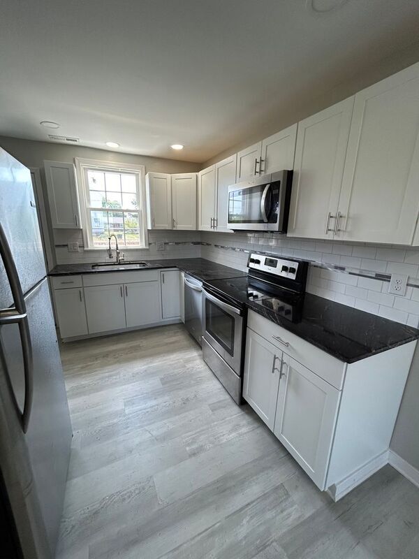 Foto del edificio - 1703 Peter Paul Blvd