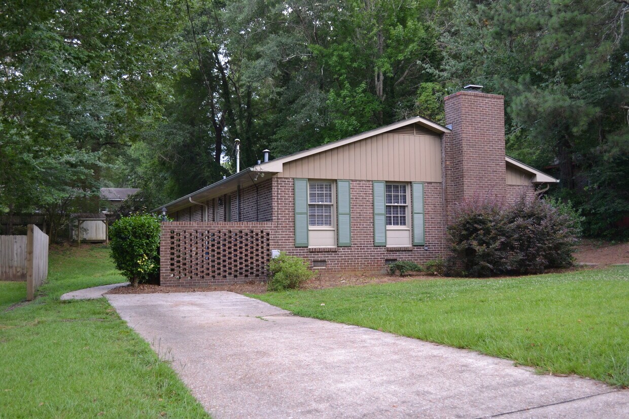 522 Godfrey Ln, Auburn, AL 36830 Condo for Rent in Auburn, AL
