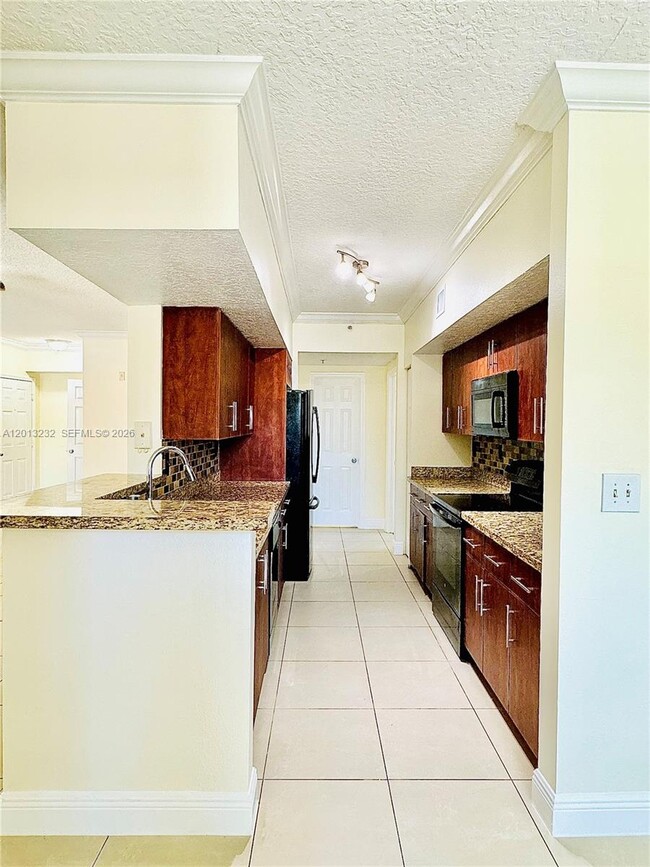 Building Photo - 220 SW 116th Ave