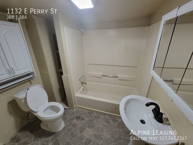 Foto del edificio - South Indy 3BR/2BA House w/Garage!