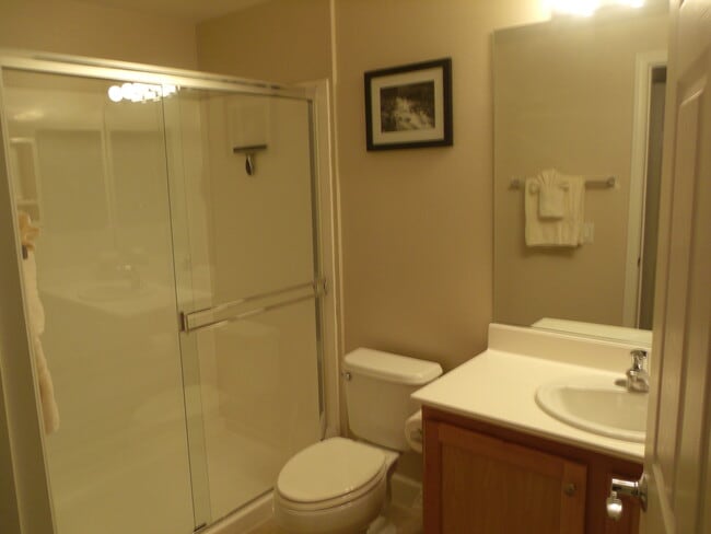 Building Photo - Fully Furnished Park Avenue Condo