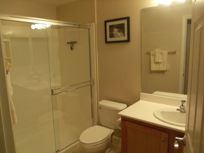 Foto del edificio - Fully Furnished Park Avenue Condo