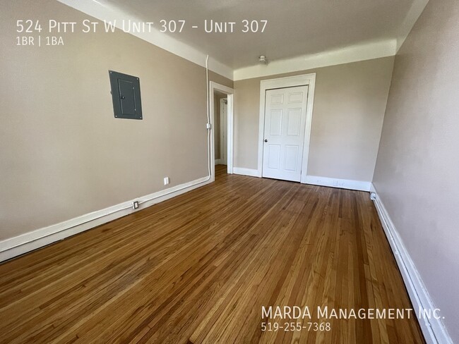 Building Photo - STUNNING RENOVATED 1BEDROOM/1BATH APARTMEN...