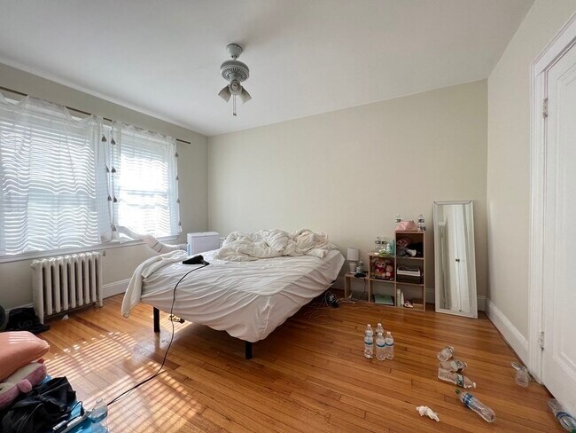 Foto del edificio - 137 Englewood Ave