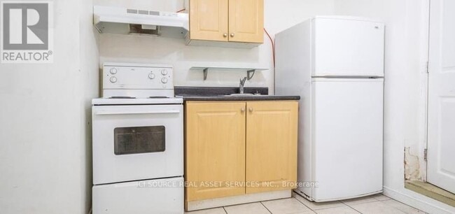 Photo du bâtiment - 693 Euclid Ave