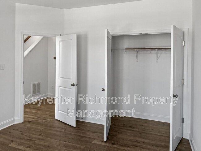 Foto del edificio - 13801 Randolph Pond Ln