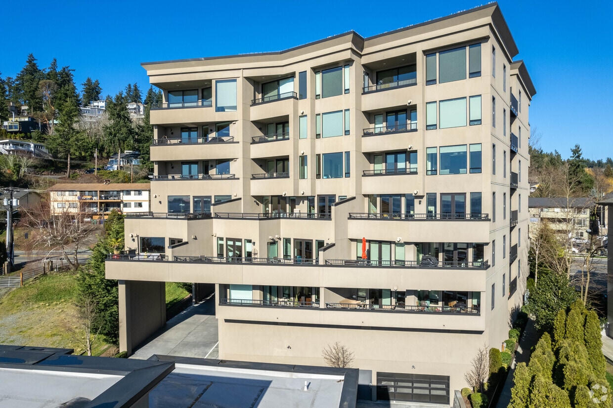 Exterior - Kirkland Condo