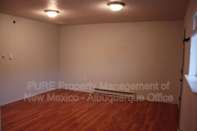 Building Photo - 408 E Comanche St