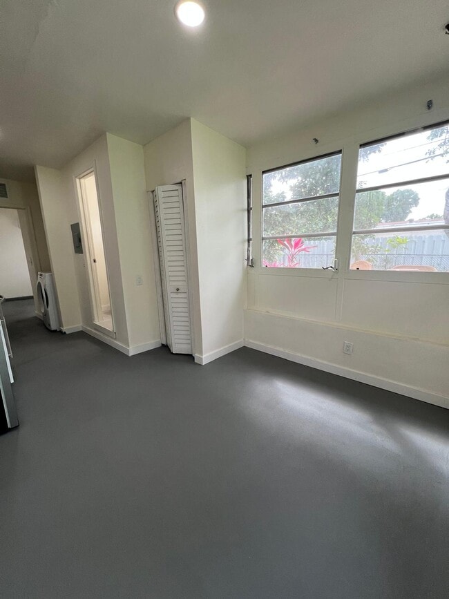 $1500 monthly - 6980 NW 25th St