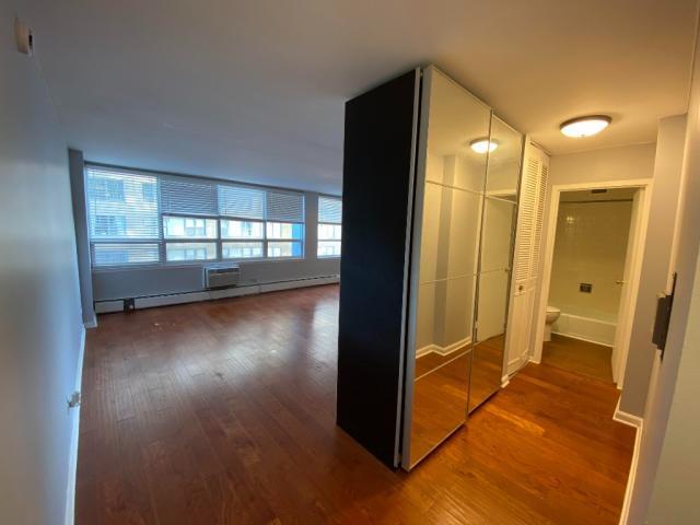 Building Photo - 0 bedroom in CHICAGO IL 60660