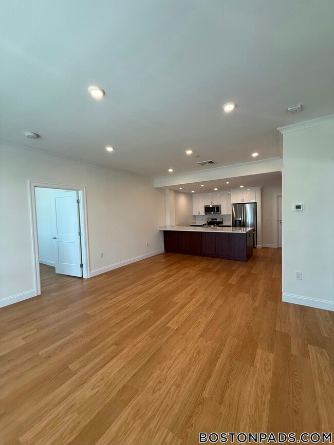 Foto del edificio - 120 Gerry Rd