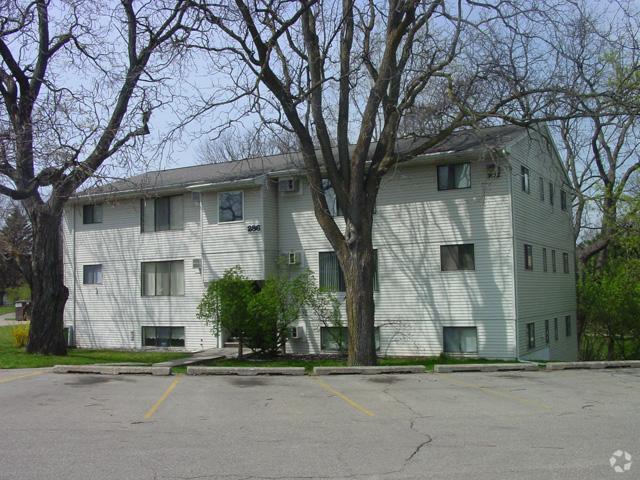 Building - Legend Woods Apartments