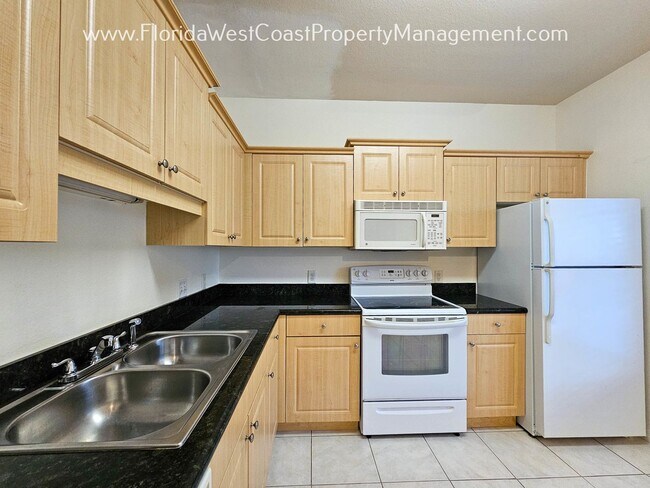Foto del edificio - LOVELY 2 BED-2.5 BATH TOWNHOME WITH GARAGE in CAROLINA LANDINGS! SUPER LOCATION! ANNUAL LEASE!