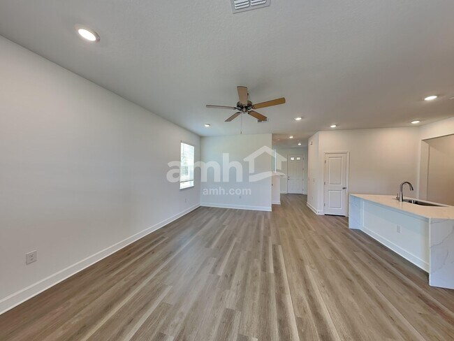 Foto del edificio - 3011 19th Ave W