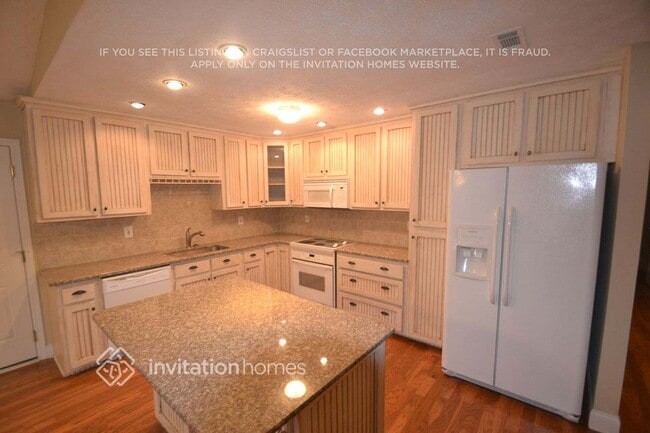 Building Photo - 195 Hamilton Dr