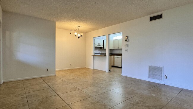 Foto del edificio - 539 Shady Pine Way