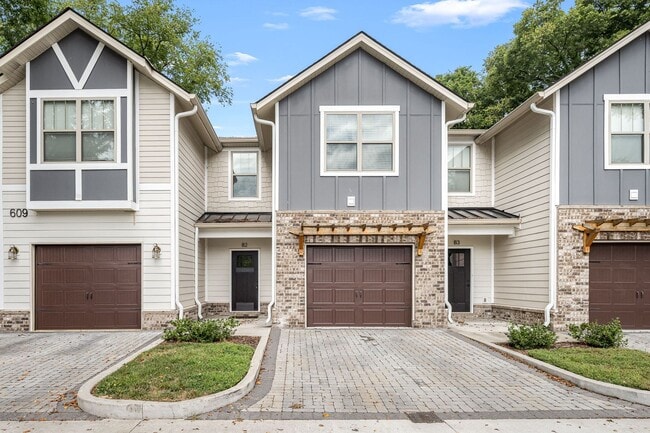 Lee Street B2 - Lee Street B2 Townhome
