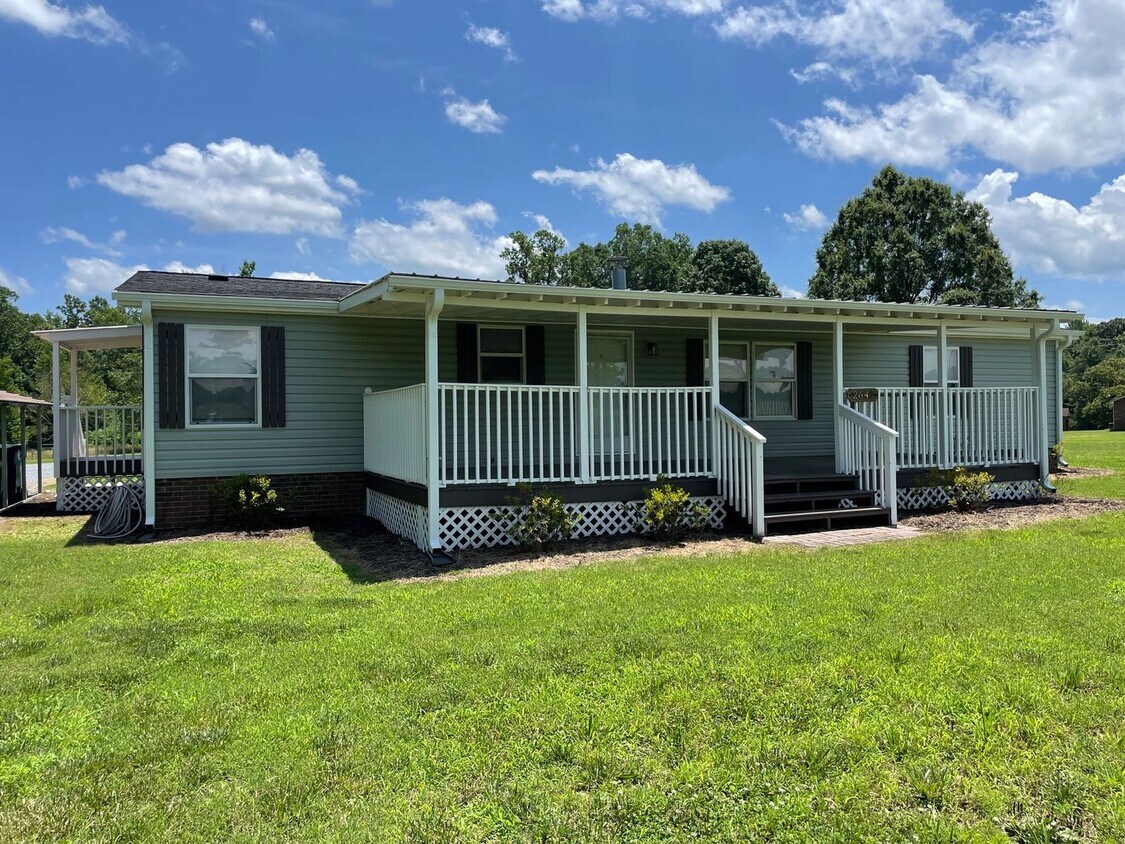 Foto principal - Beautiful 3 Bed, 2.5 Bath Home located in ...