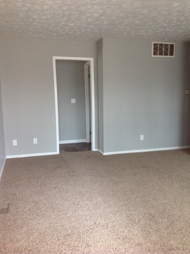 Foto del edificio - Southside 3 Bedroom with Fenced Yard!