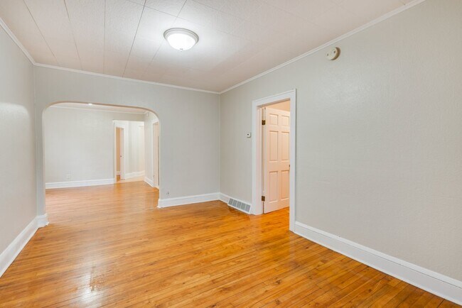 Building Photo - NEW DUPLEX UNIT FOR RENT - 3 Beds, 1 full ...