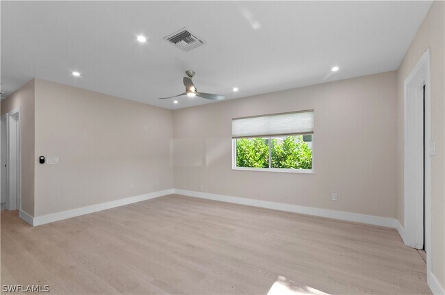 Foto del edificio - 2685 Van Buren Ave