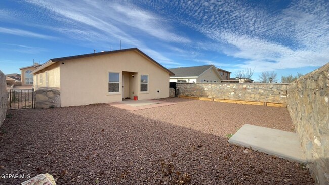 Building Photo - 12816 Tierra Pueblo Dr