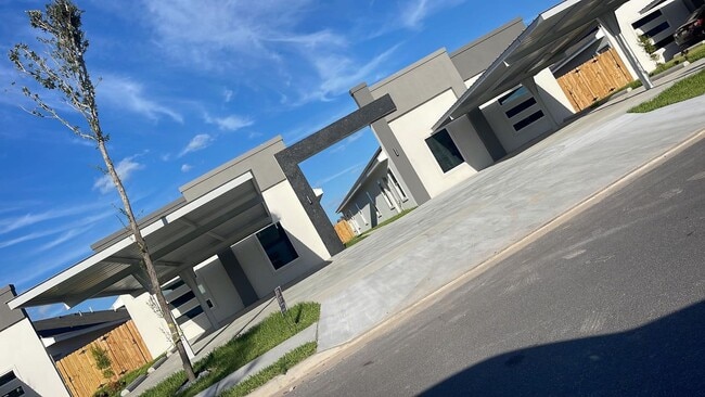Foto del edificio - 1608 Angelina Dr