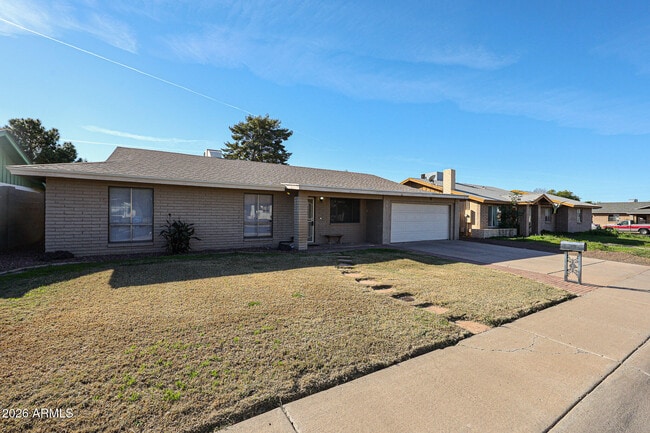 Building Photo - 3015 W Bluefield Ave