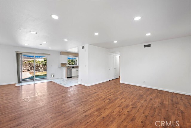 Building Photo - 3077 Coolidge Ave