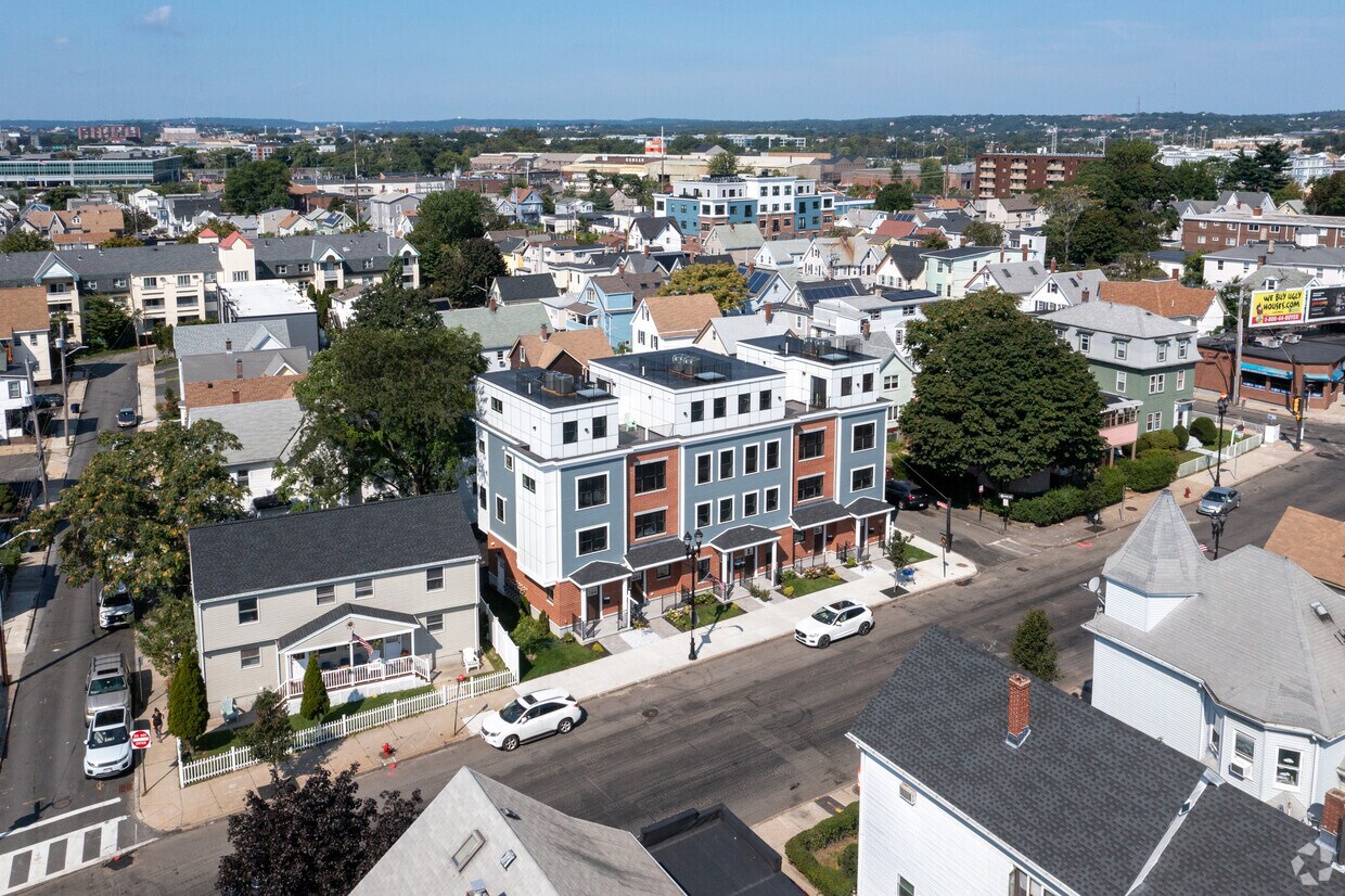 Foto aérea - Main St Residences