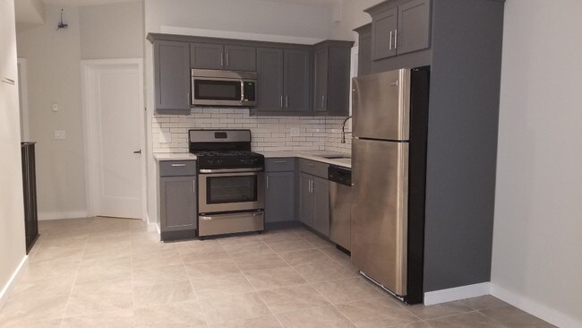 Building Photo - 1935 E 18th St