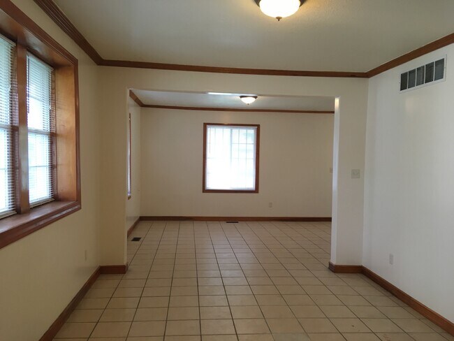 Foto del edificio - Section 8 Voucher Accepted / 5 BR House