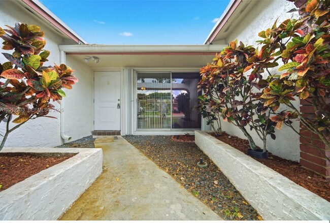 Foto del edificio - 920 NW 92nd Ave