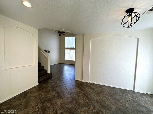 Building Photo - 11041 Meadow Leaf Ave